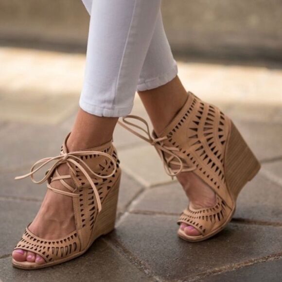 JEFFREY CAMPBELL Rayos Lasercut Leather Wedge Sandals 8.5 - Picture 1 of 12